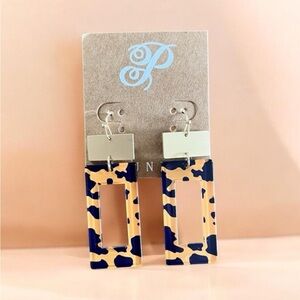 Plunder Tortoiseshell Rectangle Dangle
Earrings with Gold Accents (NIP)